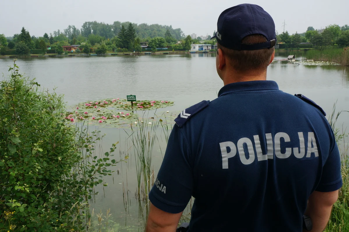 Świętochłowiccy policjanci kontrolują akweny wodne i apelują o rozwagę