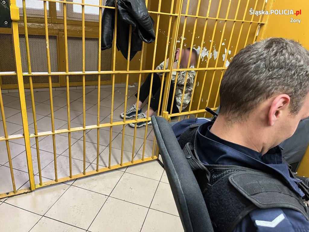 Policjant na urlopie zatrzymał sprawcę kradzieży z włamaniem