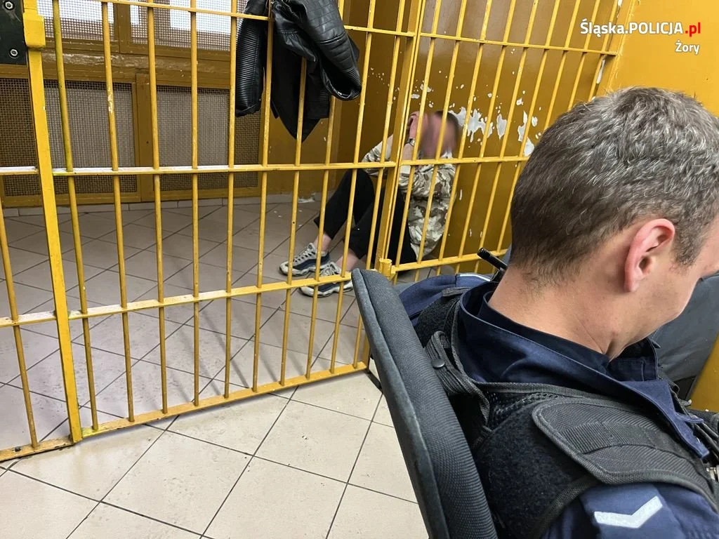 Policjant na urlopie zatrzymał sprawcę kradzieży z włamaniem