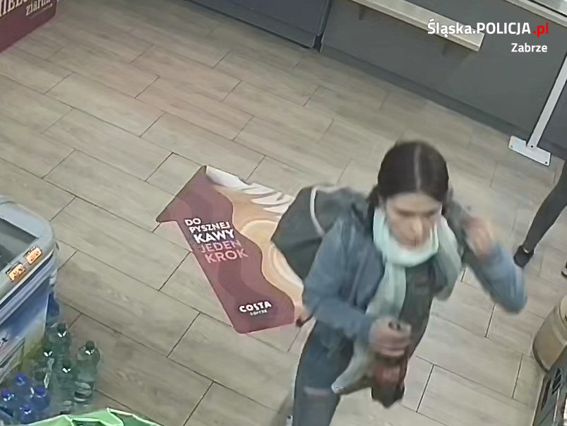 Kobieta posługiwała się skradzioną kartą bankomatową. Rozpoznajesz ją?