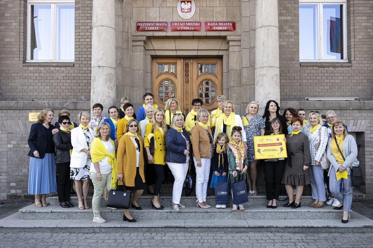 Happening z okazji Święta Optymizmu [ZDJĘCIA]