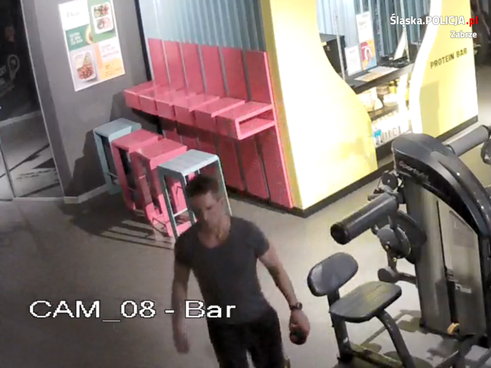 Przywłaszczył okulary korekcyjne pozostawione na siłowni. Rozpoznajesz go?