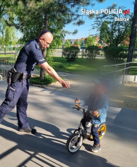 Bezpieczna droga do przedszkola z dzielnicowymi