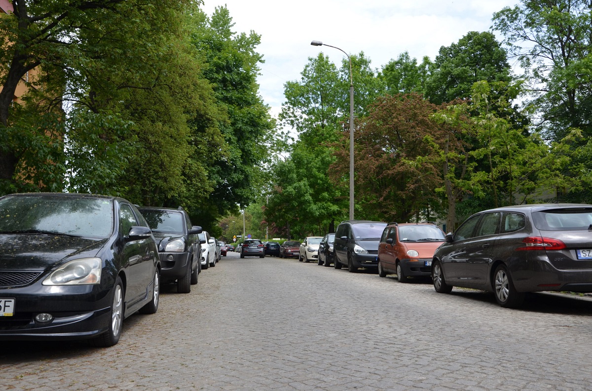 Nowe miejsca parkingowe przy ulicy Reymonta