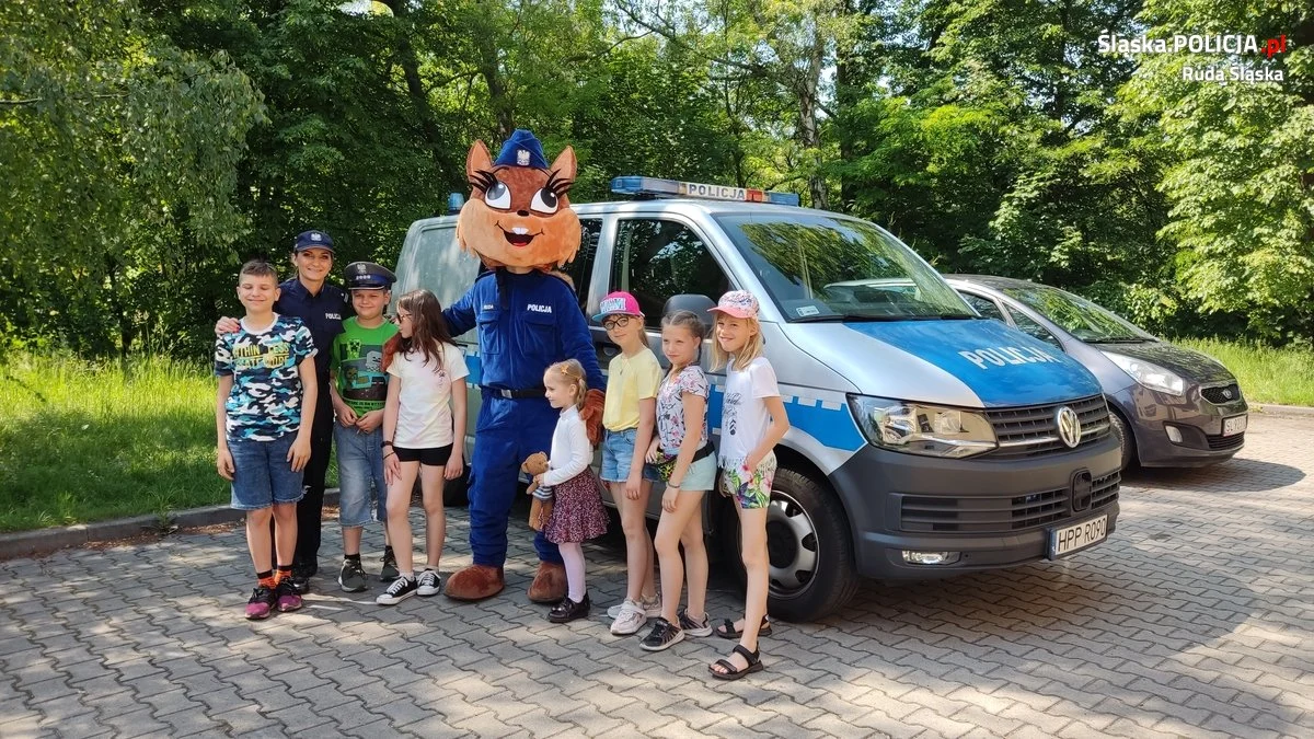 Rudzcy policjanci uczyli dzieci bezpieczeństwa z Sierżant Rudą [FOTO]