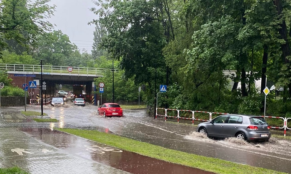 Kolejne intensywne opady deszczu w Rudzie Śląskiej. Strażacy interweniowali 12 razy!