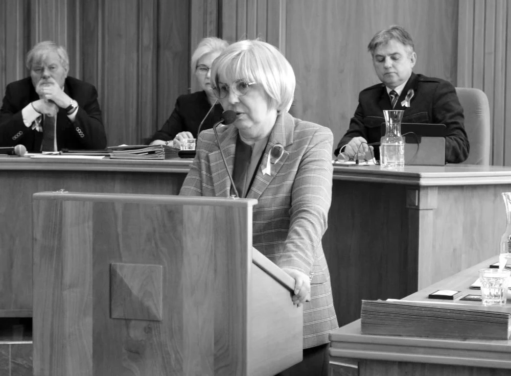 Radni zagłosują nad udzieleniem wotum zaufania i absolutorium zmarłej Grażynie Dziedzic