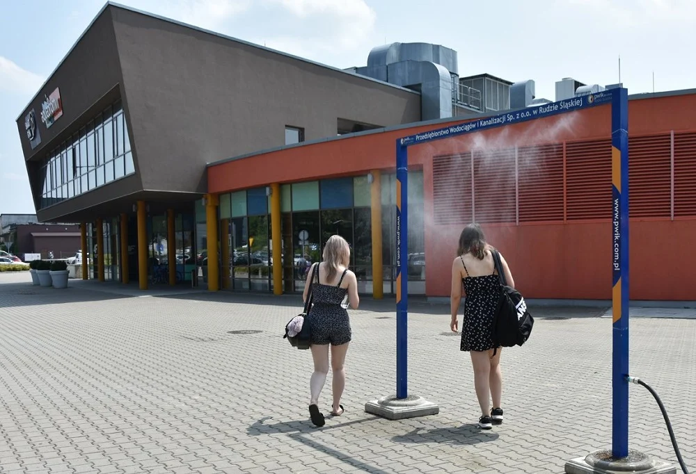 Dwie kurtyny wodne pojawiły się na ulicach Rudy Śląskiej