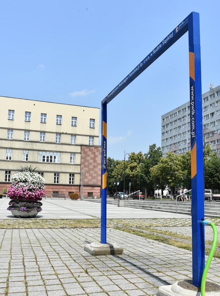 Dwie kurtyny wodne pojawiły się na ulicach Rudy Śląskiej