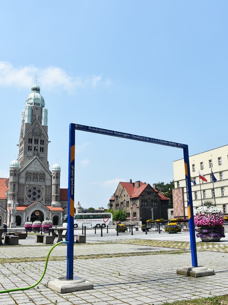 Dwie kurtyny wodne pojawiły się na ulicach Rudy Śląskiej