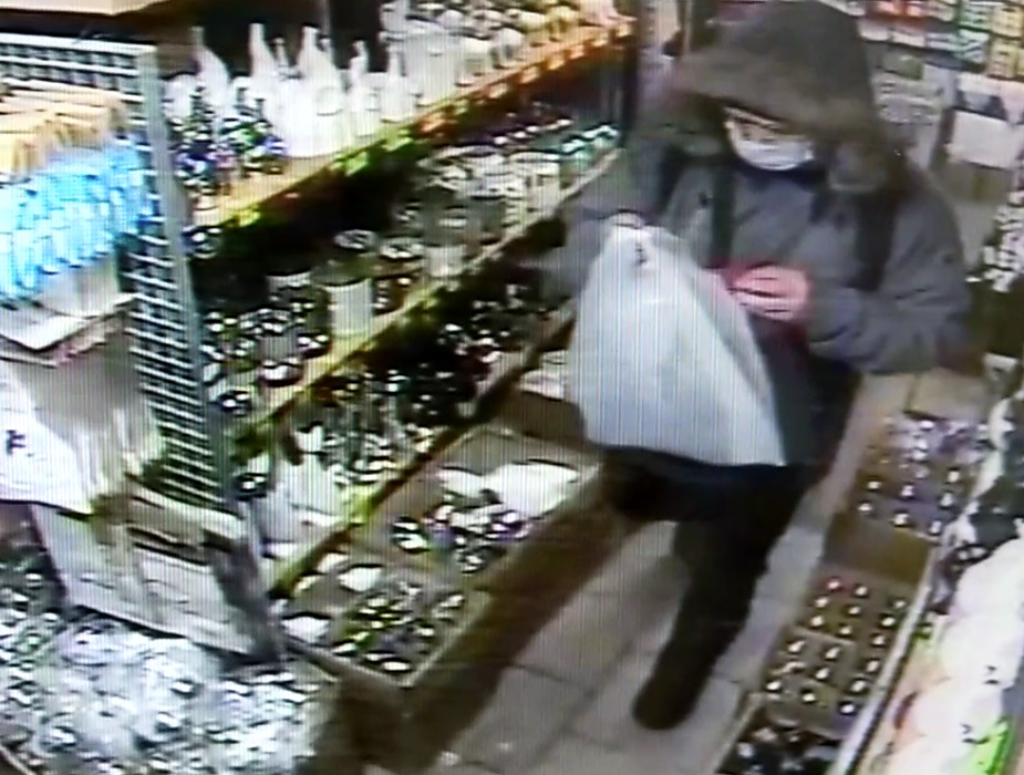 Policjanci wyjaśniają okoliczności kradzieży na ulicy Sadowej. Widziałeś coś?