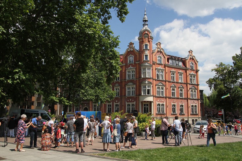 W samo południe zabrzmiał hejnał z wieży ratuszowej. 90-lecie Siemianowic