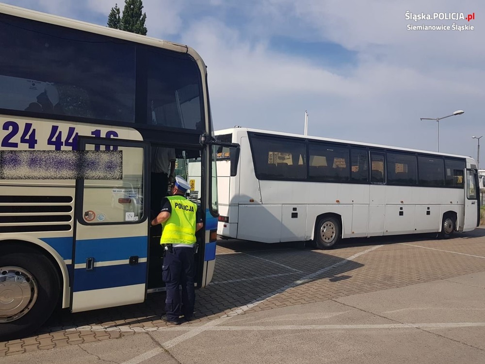 Kontrole autokarów zwiększają bezpieczeństwo podróży