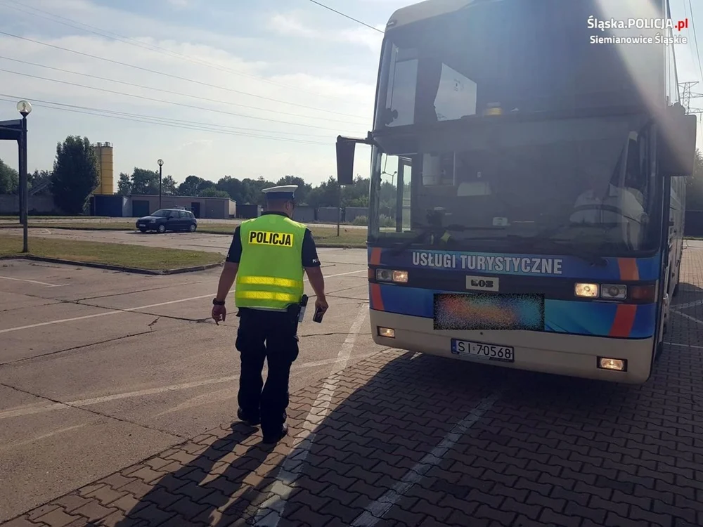 Kontrole autokarów zwiększają bezpieczeństwo podróży
