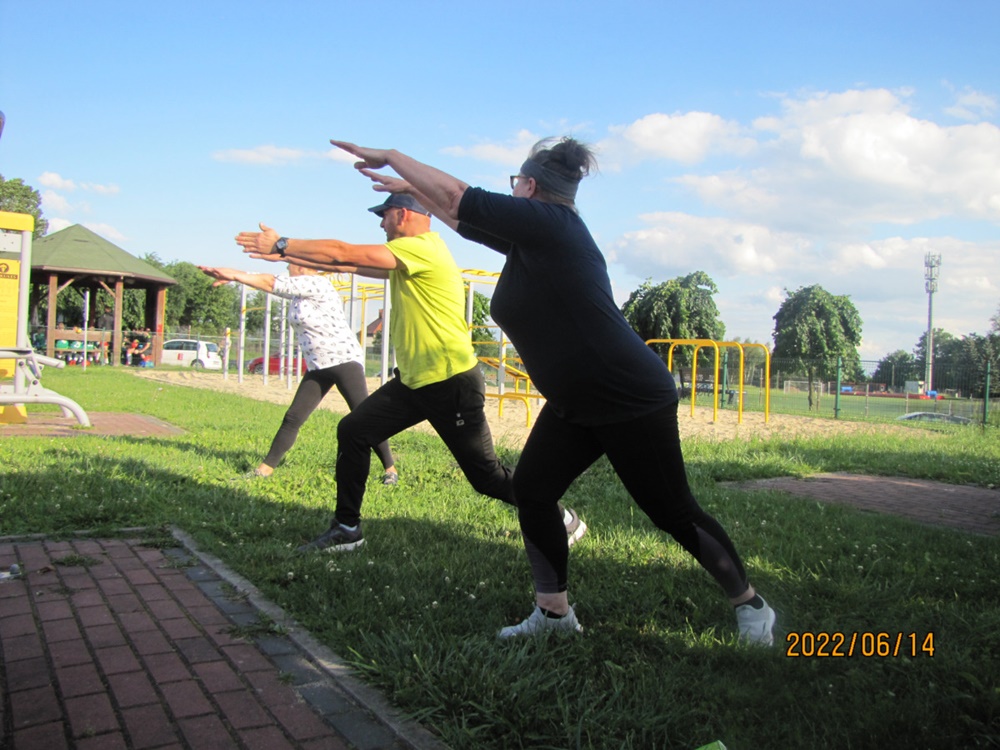 Bezpłatna gimnastyka na Orliku pod okiem trenera