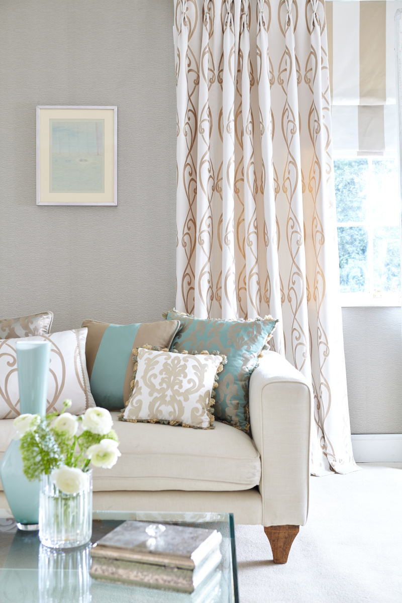 Jakie zasłony do salonu są modne w 2022 roku? Podpowiadamy!