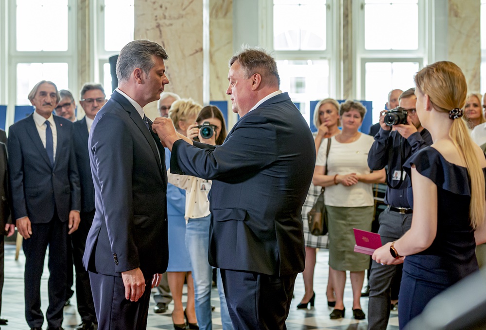 Prezydent Bytomia odznaczony Srebrnym Krzyżem Zasługi