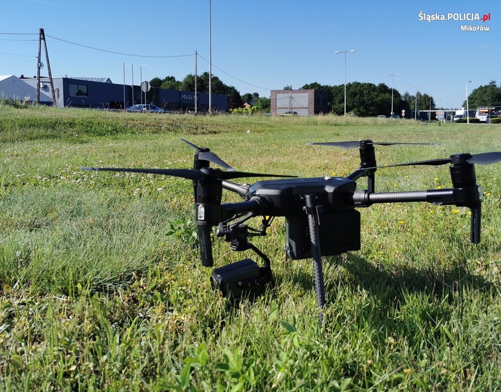Policyjny dron nad mikołowskim odcinkiem DK 81