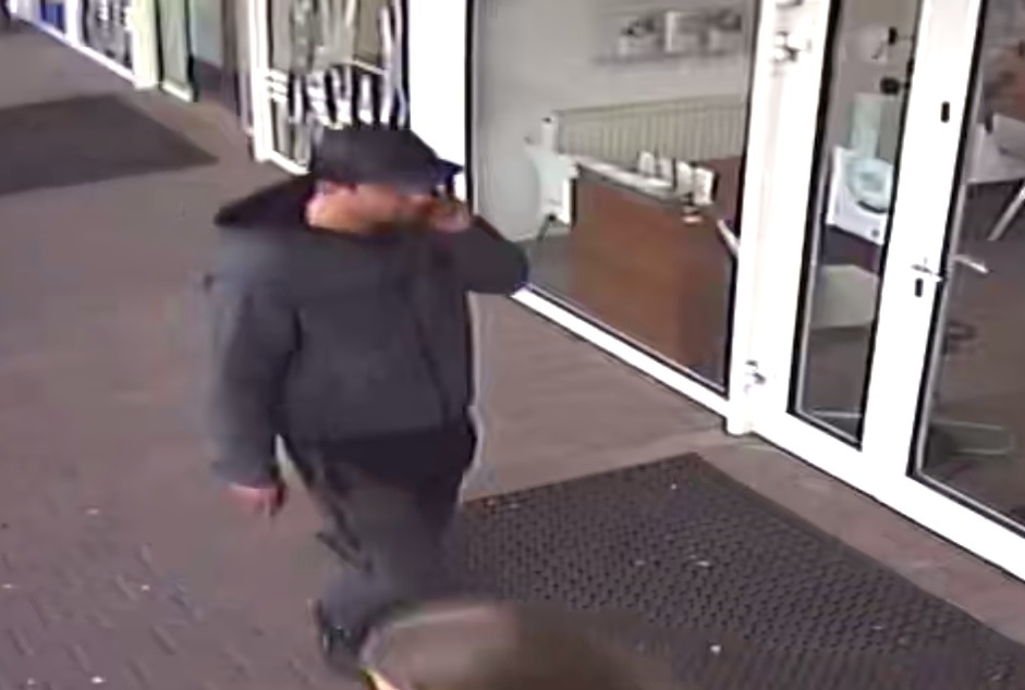 Oszustwo metodą na "BLIK". Mężczyzna wypłacił z konta pokrzywdzonej 2,3 tys. zł!