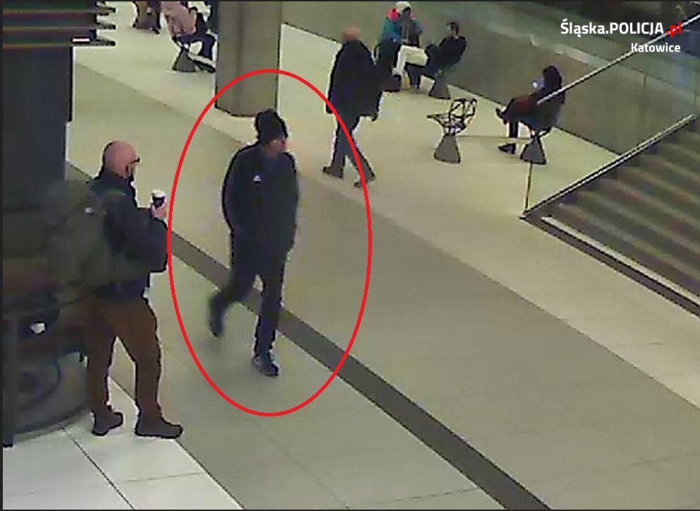 Mężczyzna podejrzewany jest o uszkodzenie ciała przy użyciu noża. Rozpoznajesz go?