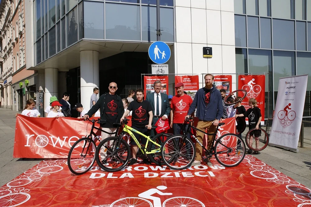 Rower pomaga: katowiccy rowerzyści dzieciom!