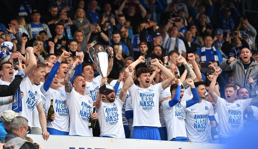 „Czarny protest” kibiców Ruchu Chorzów w niedzielę. Mają dość obietnic w sprawie stadionu