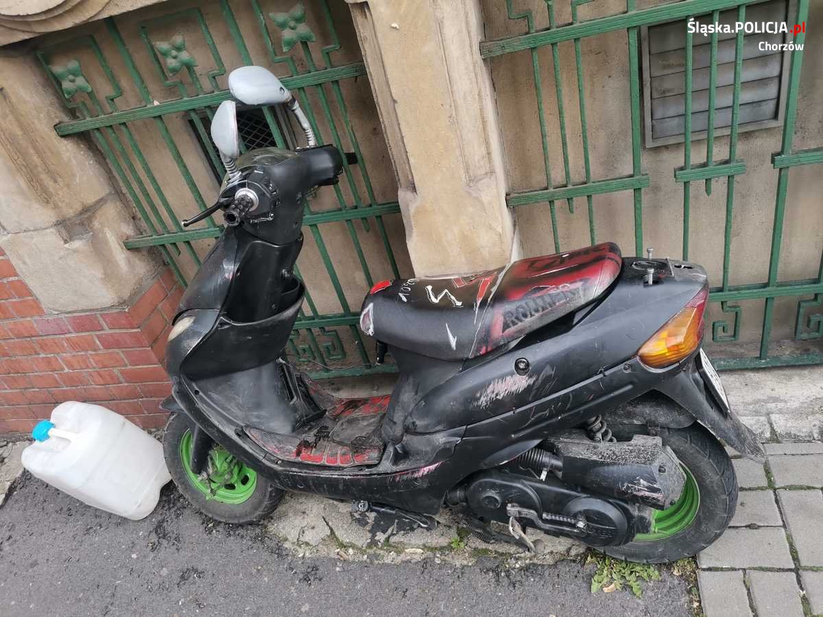 31-latek uciekając przed policyjną kontrolą doprowadził do kolizji z innym pojazdem