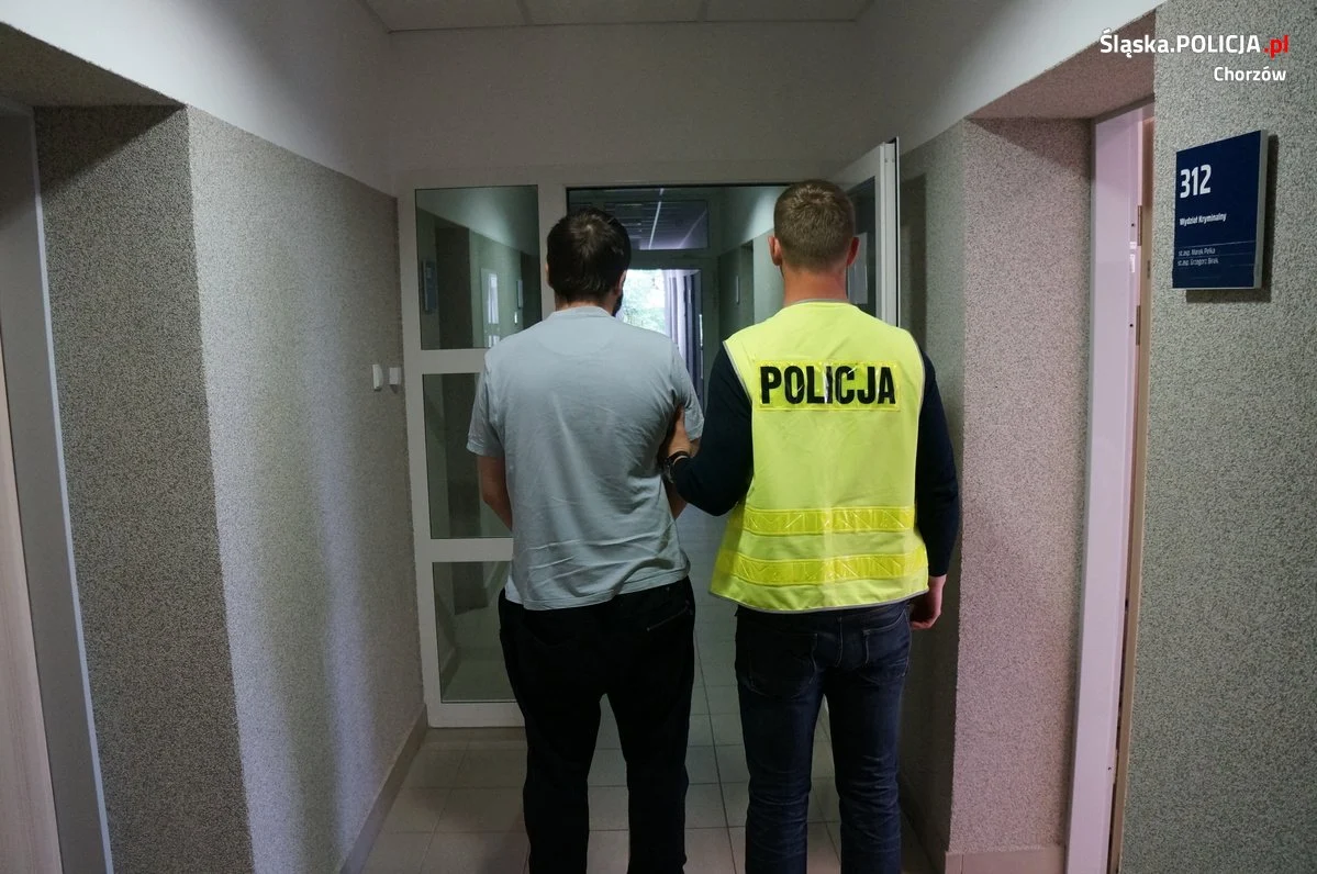 40-latek chciał ukraść w sklepie alkohol. Zareagowali policjanci w drodze na służbę