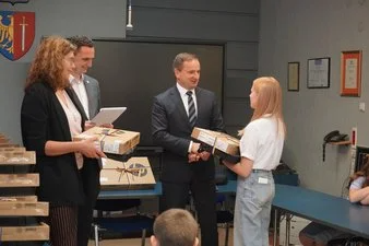 34 laptopy trafiły do dzieci z rodzin popegeerowskich