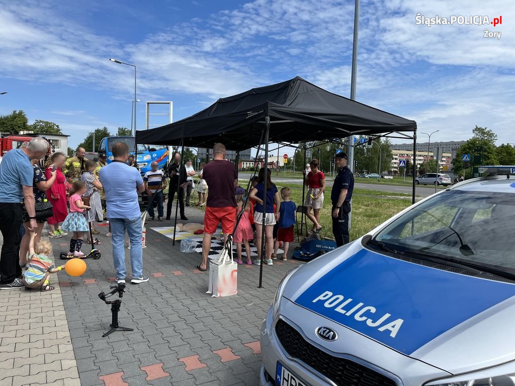 Sznupek i żorska policja z profilaktyką na targach dziecięcych