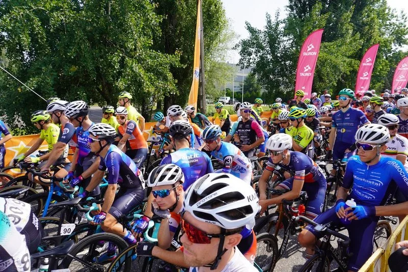 Wystartował 33. Międzynarodowy Wyścig Kolarski „Solidarności” i Olimpijczyków [ZDJĘCIA]