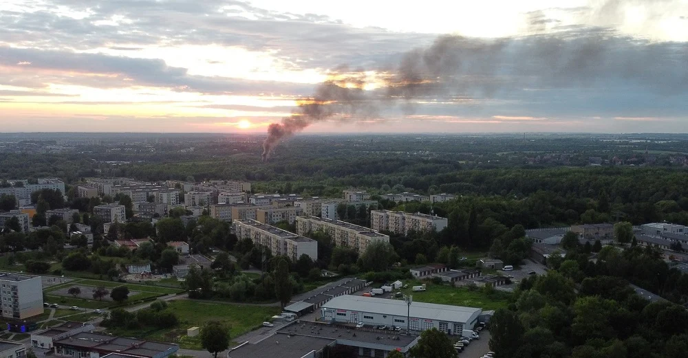 Dwa pożary w Zabrzu! Płonęła hala produkcyjna i odpady
