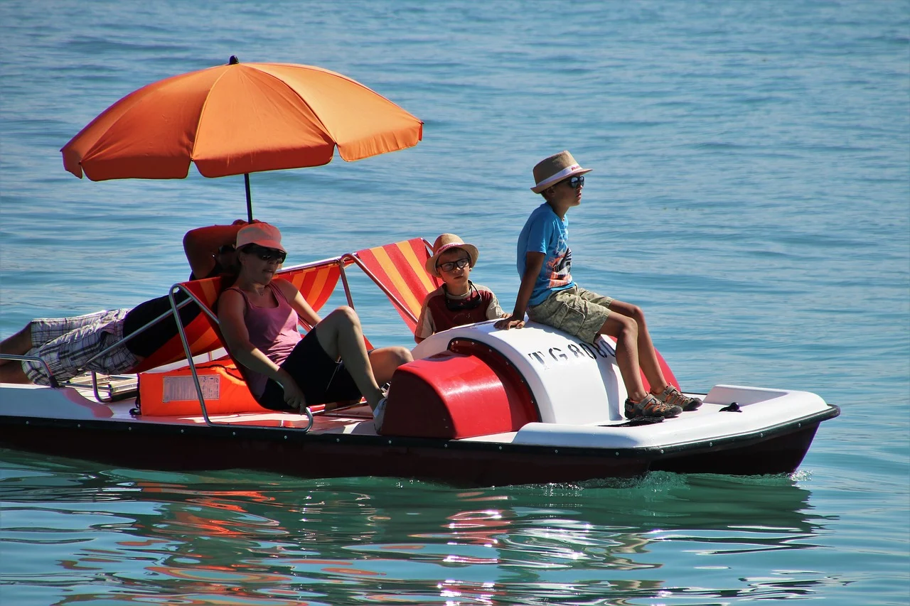 Wakacje nad wodą. Policja przypomina o zasadach bezpiecznej kąpieli