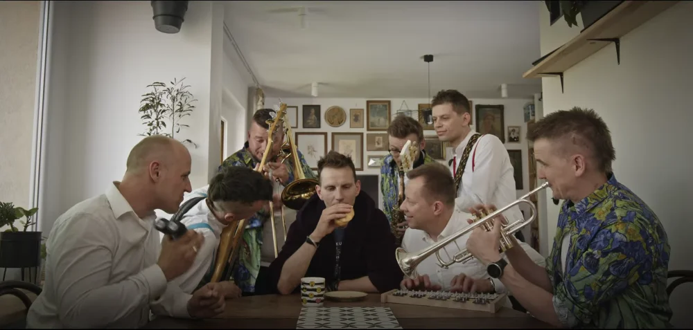 Zespół Roszak Show wypuścił nowy utwór. Rudzianin zachwyca głosem!