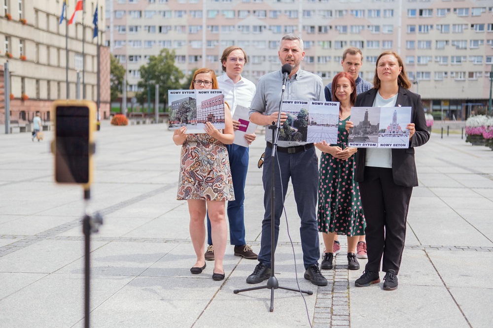"Rynek w Rudzie Śląskiej, to przykład straszliwej betonozy" - konferencja partii Razem