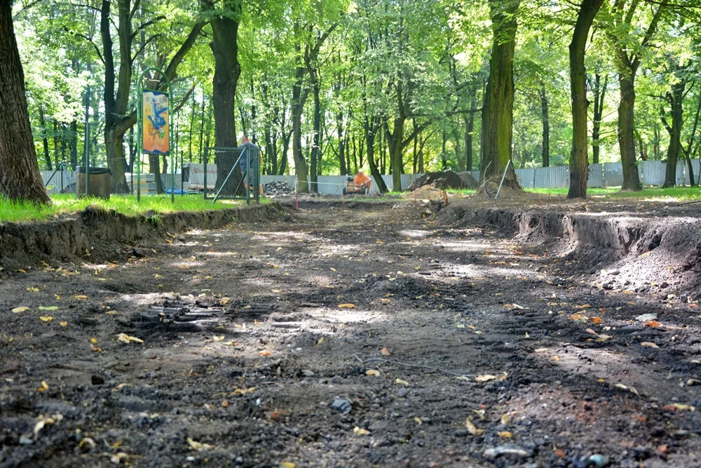 Rozpoczęła się rewitalizacja dwóch zielonych przestrzeni w dzielnicy Orzegów