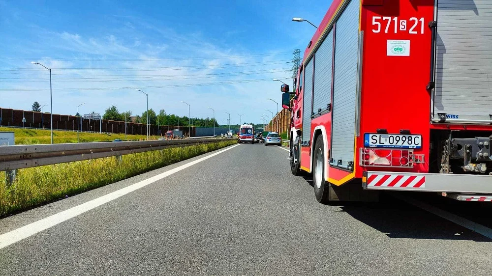 Kolizja na zjeździe na autostradę A4. Policjanci radzą jechać objazdem! / fot. KMP Ruda Śląska 1