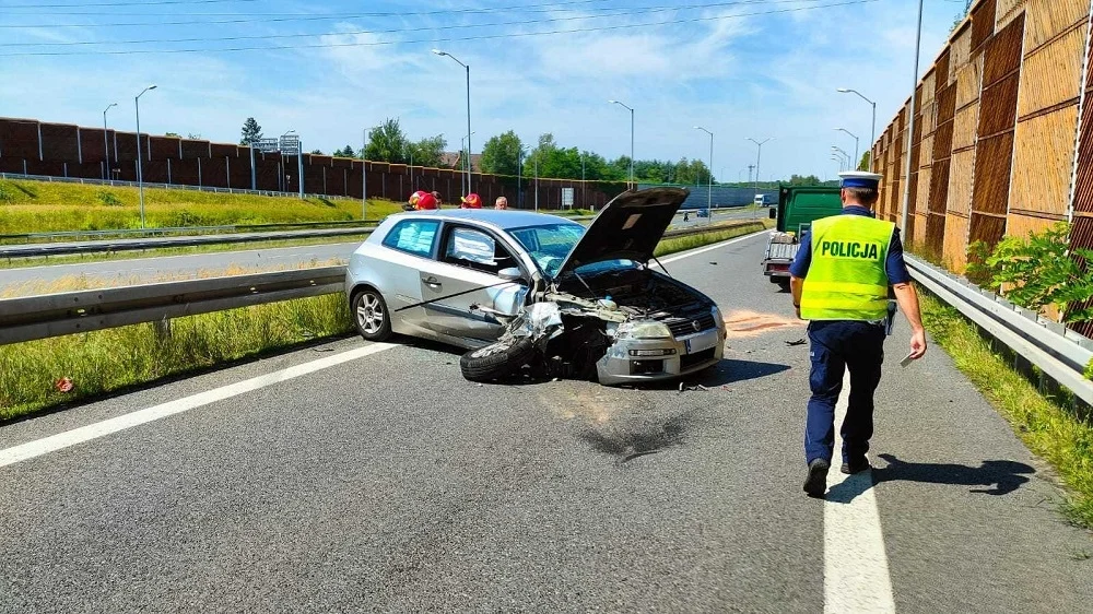 Kolizja na zjeździe na autostradę A4. Policjanci radzą jechać objazdem! / fot. KMP Ruda Śląska 6