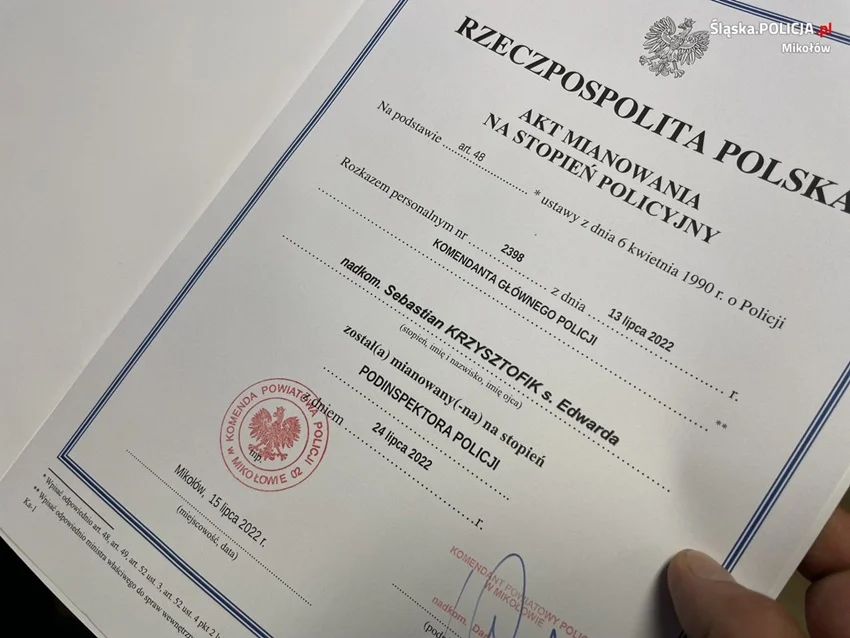 Komendant łaziskiego komisariatu awansowany na stopień podinspektora Policji