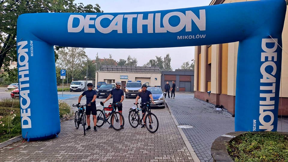 Funkcjonariusze KMP oraz Straż Miejskiej wyruszyli w charytatywną trasę