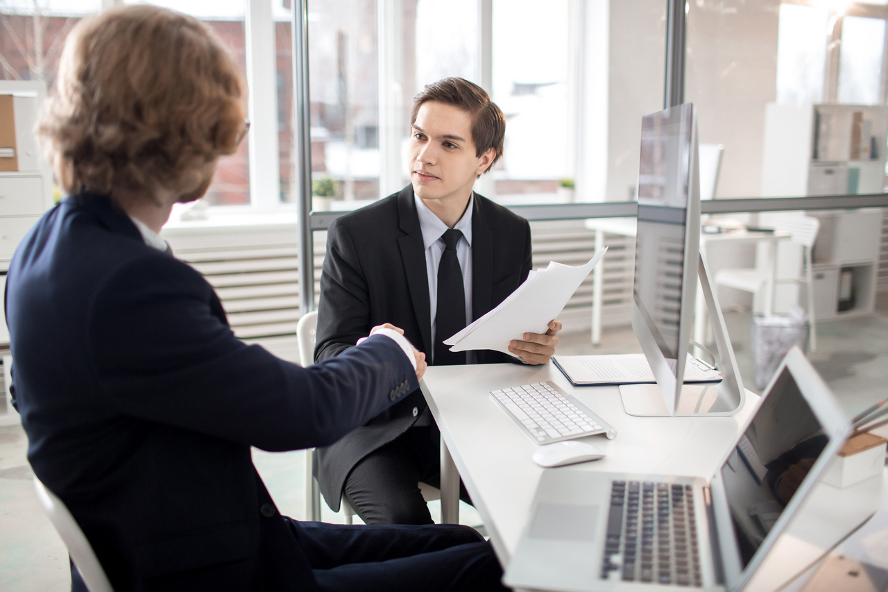 W jakich branżach najłatwiej o zdobycie pracy biurowej w Katowicach? 