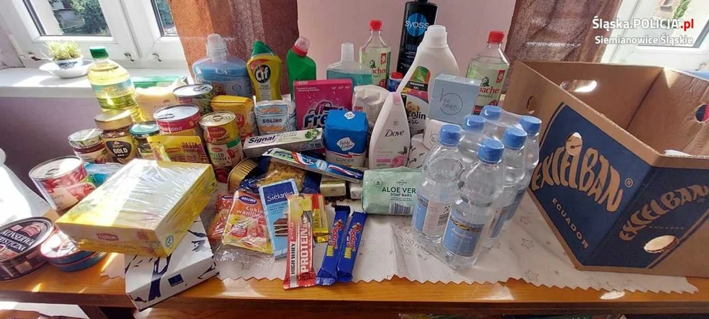 Dzięki siemianowickim dzielnicowym pomoc dotarła do potrzebującej mieszkanki Siemianowic