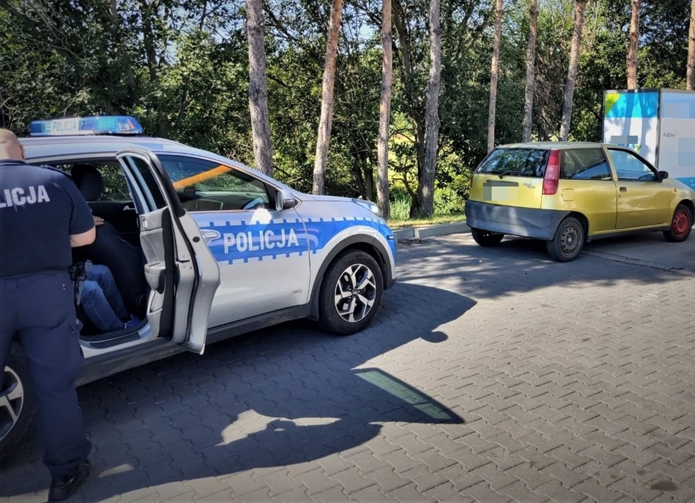 Popełnił wykroczenie, miał zakaz prowadzenia pojazdów i blisko 2 promile alkoholu