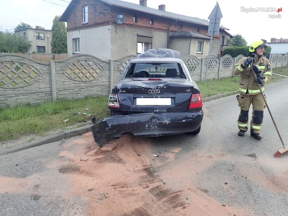 Pijany kierowca z zakazem wjechał w ogrodzenie
