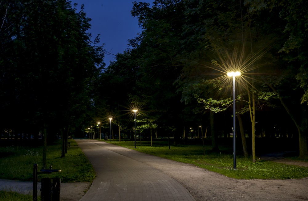 Jaśniej i bezpieczniej w Parku Kachla