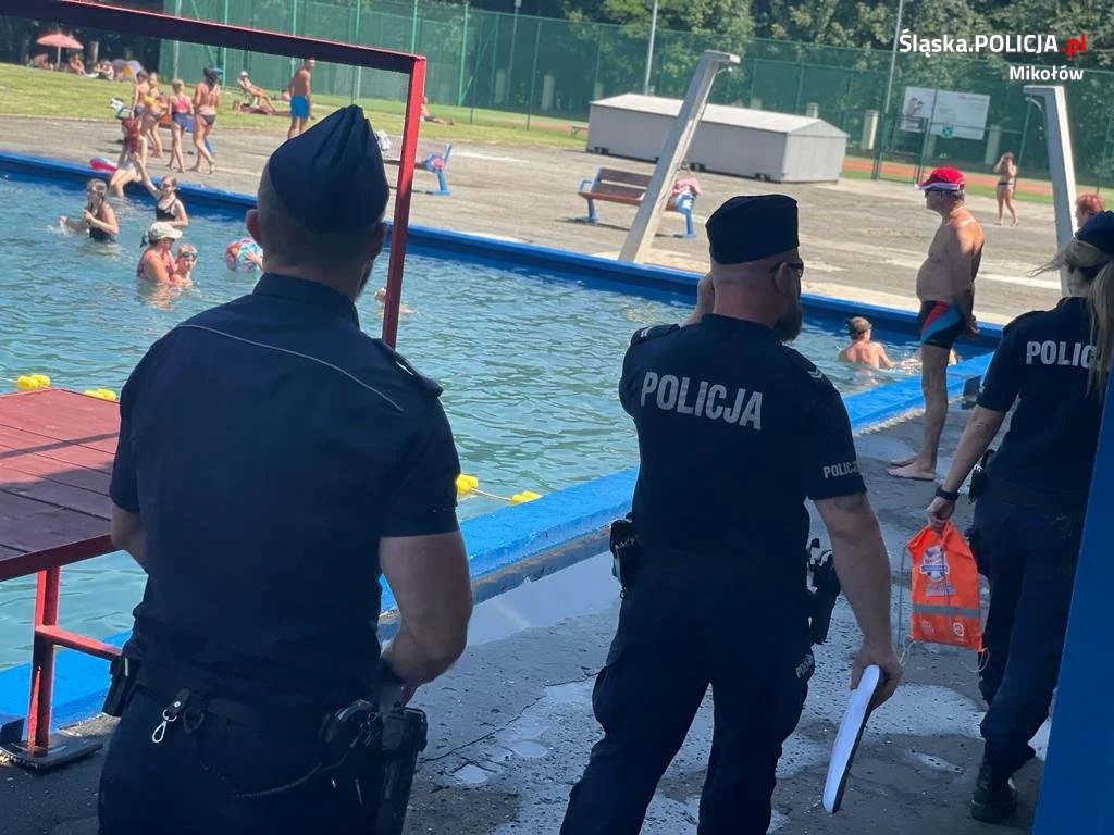 Z kampanią "Kręci mnie bezpieczeństwo nad wodą" na mikołowskim basenie