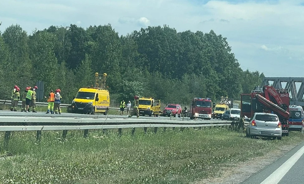 Wypadek na autostradzie A4! Trzy osoby poszkodowane