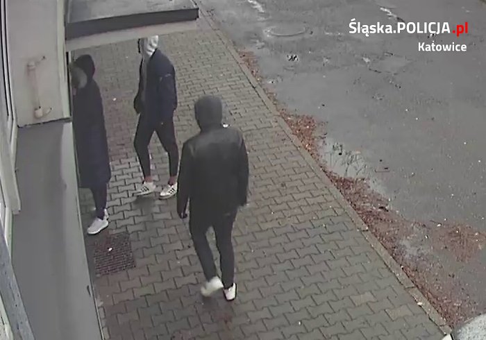 Ukradli pieniądze z mieszkania - rozpoznajesz ich?