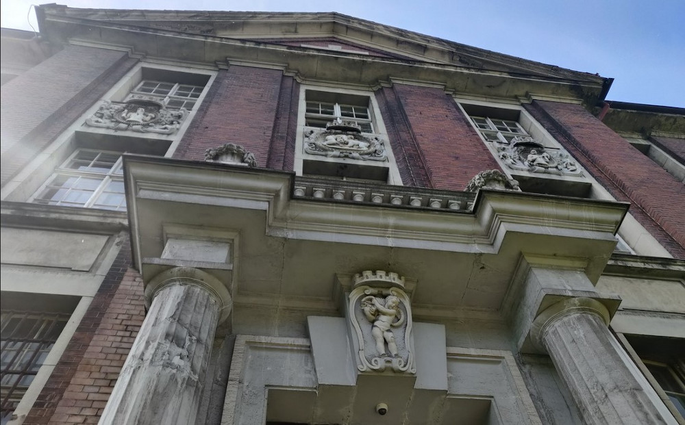 Chorzów zyskał kolejny zabytek. Dyrekcja huty wpisana na listę zabytków woj. śląskiego