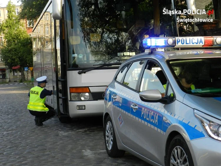 Wakacyjne kontrole autokarów w Świętochłowicach